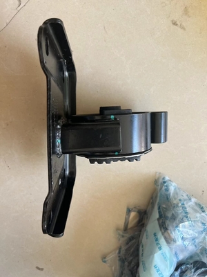 Black Geely Motor Claw Pad für Getriebe und Motorbefestigungsgummihülle