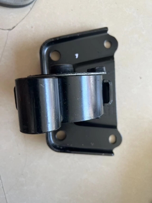 Black Geely Motor Claw Pad für Getriebe und Motorbefestigungsgummihülle