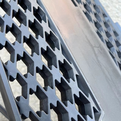 Zubehör für Fahrzeuge GEELY Automobil-Fitment Front-Mitte Grill Heizkörper-Abdeckung