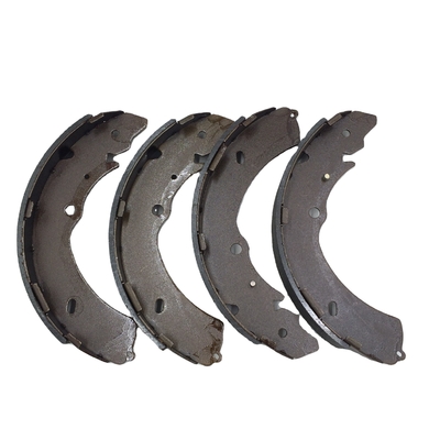 Sehr empfehlenswerte Rückbremsbeläge aus Kohlenstoffkeramik für die Reparatur und den Austausch von Autos