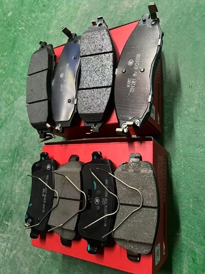 Peking 2016-2021 Fahrzeugbau Offroad BJ40 Vorder-Hinterbremsbeläge erstklassige Materialien