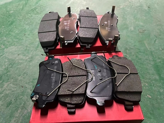 Peking 2016-2021 Fahrzeugbau Offroad BJ40 Vorder-Hinterbremsbeläge erstklassige Materialien