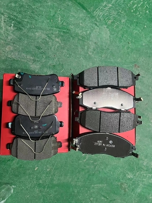 Peking 2016-2021 Fahrzeugbau Offroad BJ40 Vorder-Hinterbremsbeläge erstklassige Materialien