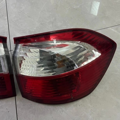 Kunststoff-LED-Hinterleuchten für BYD S6 Rot-Weiß Außen- und Innenbeleuchtung